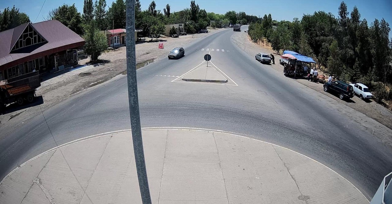 Yol kənarlarında satışla məşğul olanlara MÜRACİƏT (FOTOLAR)